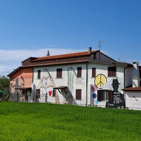 Doroteafarm, Dove Saltiamo Sull'amore E I Sogni *