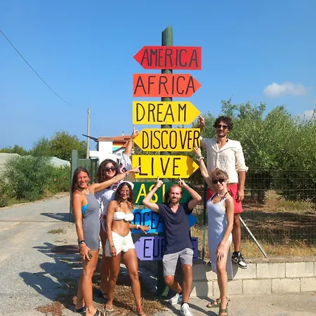 Doroteafarm, Dove Saltiamo Sull'amore E I Sogni